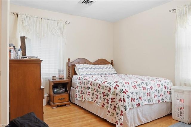 1 Idlewood AVE, Portsmouth, VA 23704