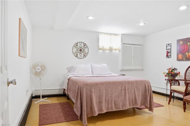 1 Idlewood AVE, Portsmouth, VA 23704