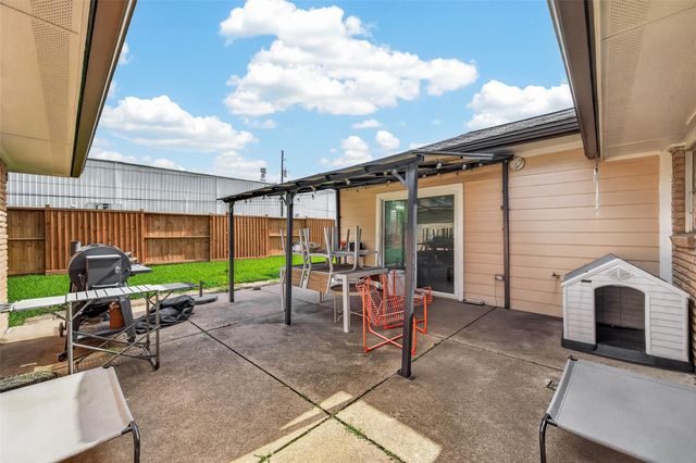 10935 Timberoak Drive, Houston, TX 77043