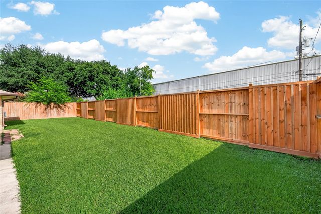 10935 Timberoak Drive, Houston, TX 77043