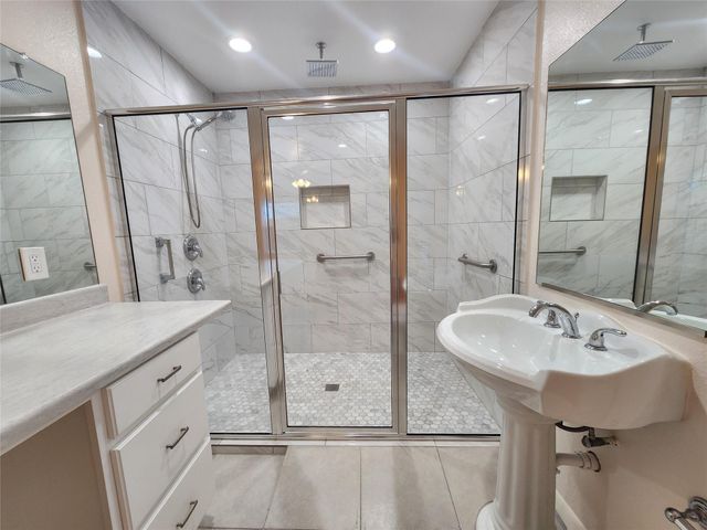 10935 Timberoak Drive, Houston, TX 77043