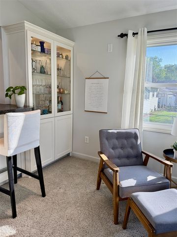 945 Pembroke Street, Grand Rapids, MI 49508