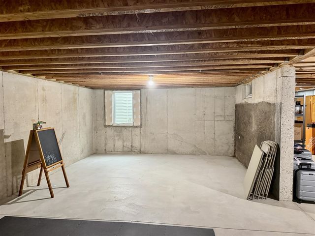 945 Pembroke Street, Grand Rapids, MI 49508