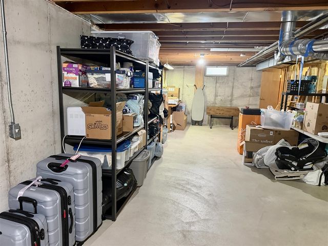 945 Pembroke Street, Grand Rapids, MI 49508