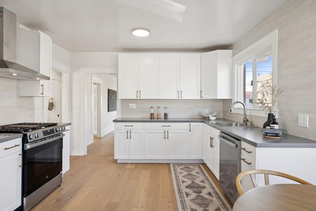 5500 5500 Laverne Ave, Oakland, CA 94605