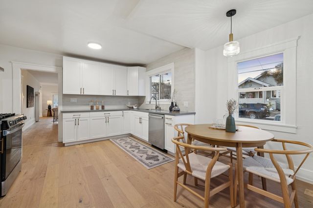 5500 5500 Laverne Ave, Oakland, CA 94605