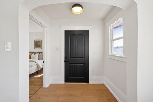 5500 5500 Laverne Ave, Oakland, CA 94605