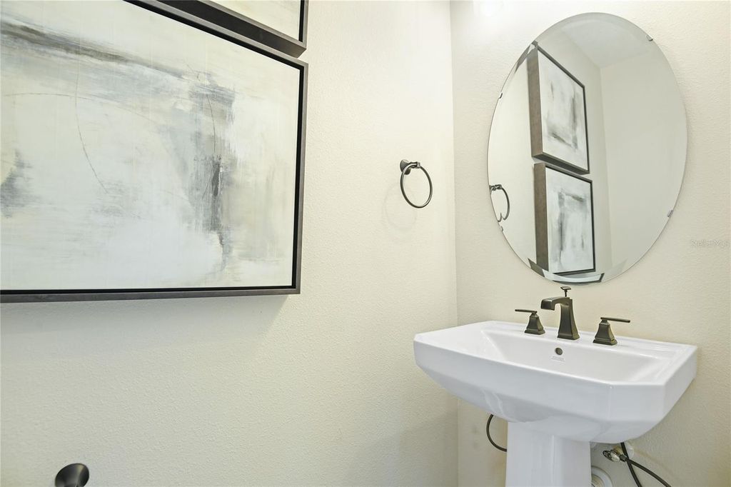 Image 5 of property listing at 3475 MACCHI AVENUE, Tavares, FL 32778