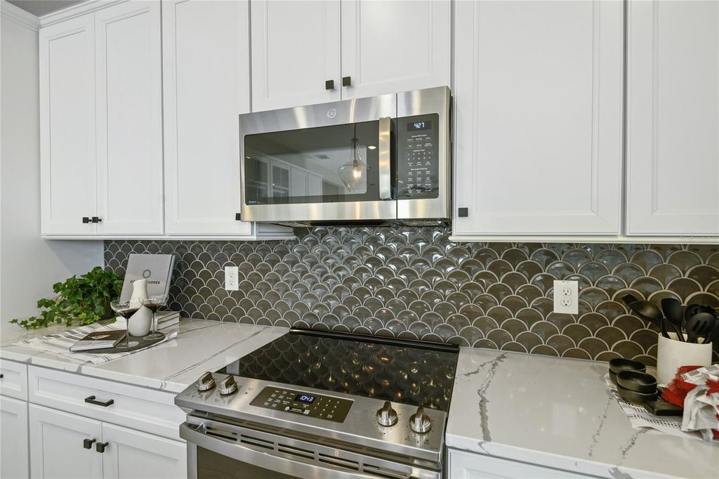 Image 8 of property listing at 3475 MACCHI AVENUE, Tavares, FL 32778