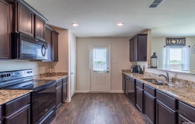 15290 Snug Harbor Way, Von Ormy, TX 78073