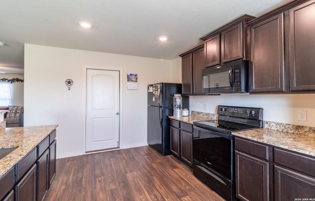 15290 Snug Harbor Way, Von Ormy, TX 78073
