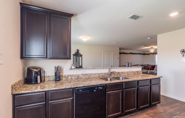 15290 Snug Harbor Way, Von Ormy, TX 78073