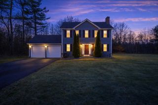 141 Peach St, Barre, MA 01005