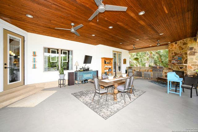 1109 Shady Hollow, New Braunfels, TX 78132