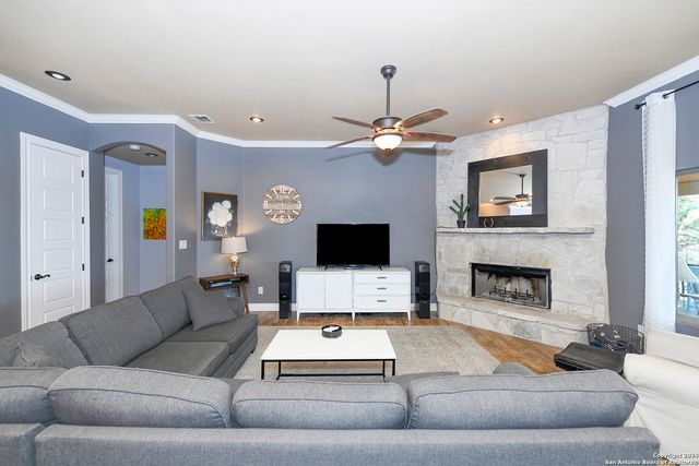 1109 Shady Hollow, New Braunfels, TX 78132
