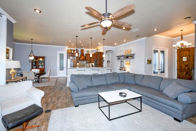 1109 Shady Hollow, New Braunfels, TX 78132