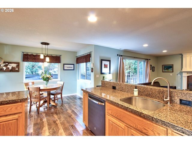 1943 Ne 51ST Ave, Hillsboro, OR 97124