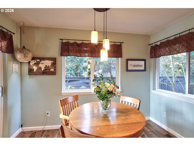 1943 Ne 51ST Ave, Hillsboro, OR 97124