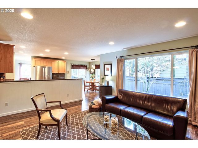 1943 Ne 51ST Ave, Hillsboro, OR 97124