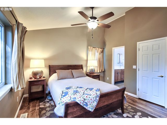 1943 Ne 51ST Ave, Hillsboro, OR 97124