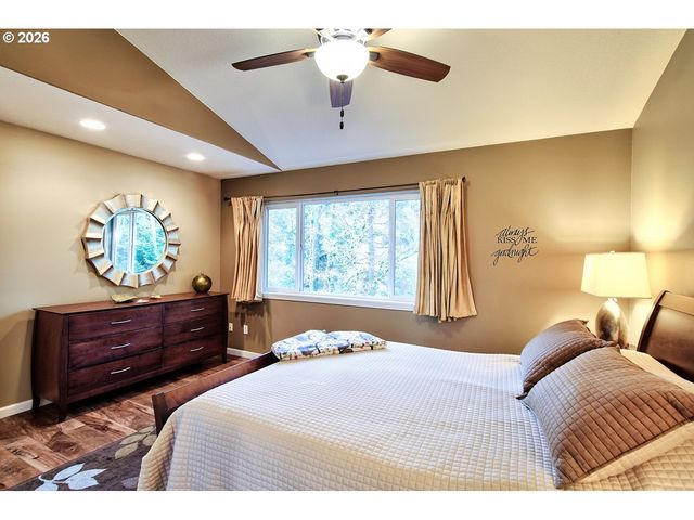 1943 Ne 51ST Ave, Hillsboro, OR 97124