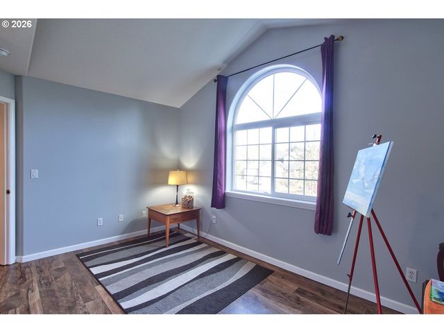 1943 Ne 51ST Ave, Hillsboro, OR 97124