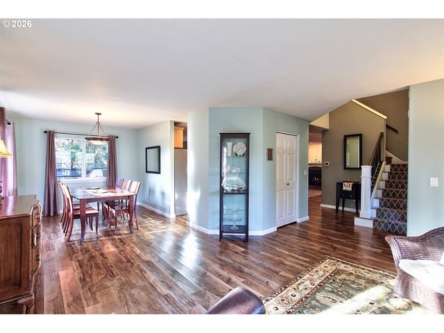 1943 Ne 51ST Ave, Hillsboro, OR 97124