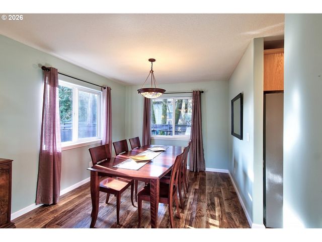 1943 Ne 51ST Ave, Hillsboro, OR 97124