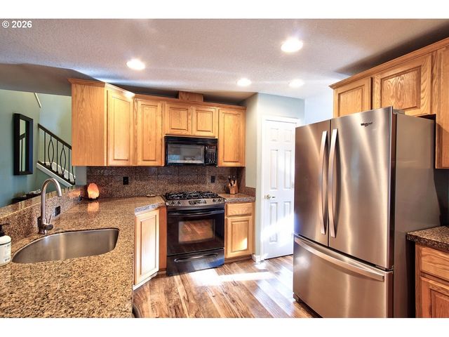 1943 Ne 51ST Ave, Hillsboro, OR 97124