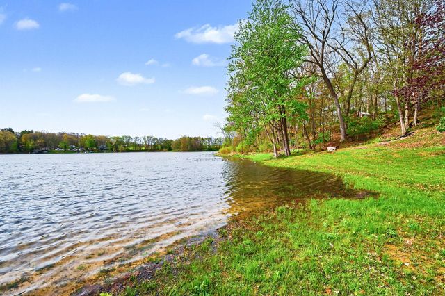 3050 Kenyon Lane, Middleville, MI 49333