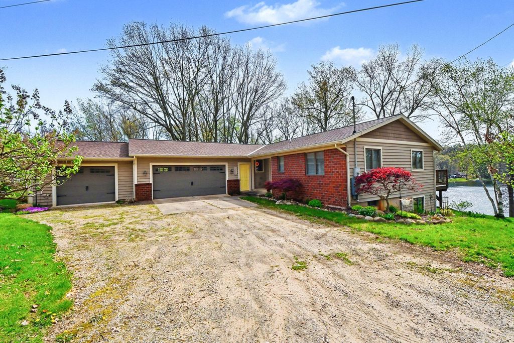 3050 Kenyon Lane, Middleville, MI 49333