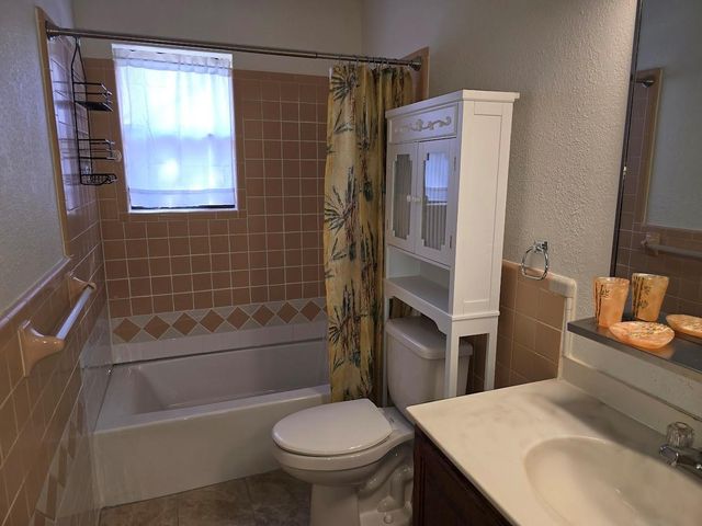 6206 Mountain Shadows DR A, Austin, TX 78735