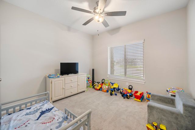 5837 N Edwards Ct, Wichita, KS 67204