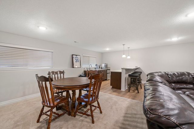 5837 N Edwards Ct, Wichita, KS 67204