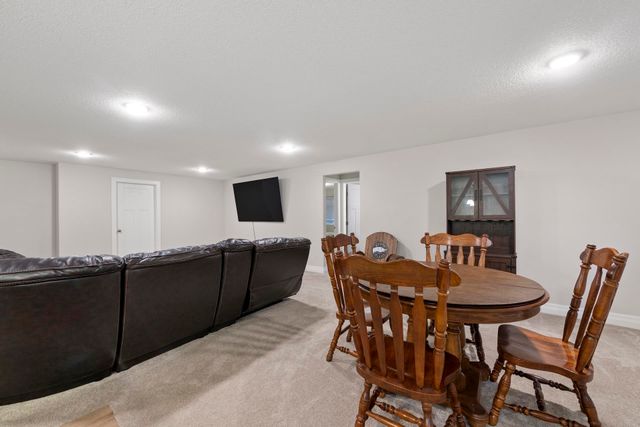 5837 N Edwards Ct, Wichita, KS 67204