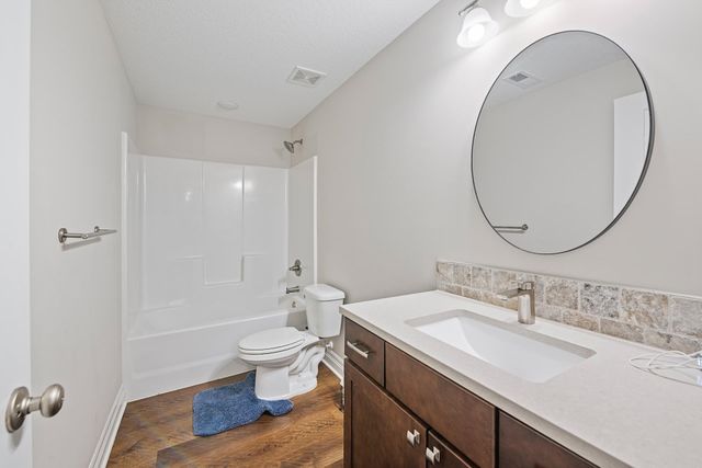 5837 N Edwards Ct, Wichita, KS 67204