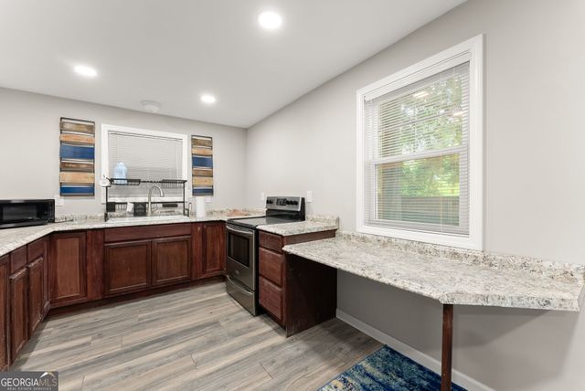 5702 Church Street, Flowery Branch, GA 30542
