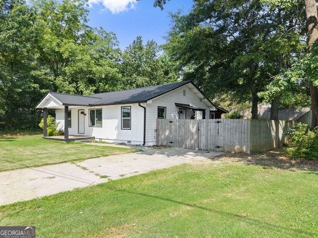 5702 Church Street, Flowery Branch, GA 30542