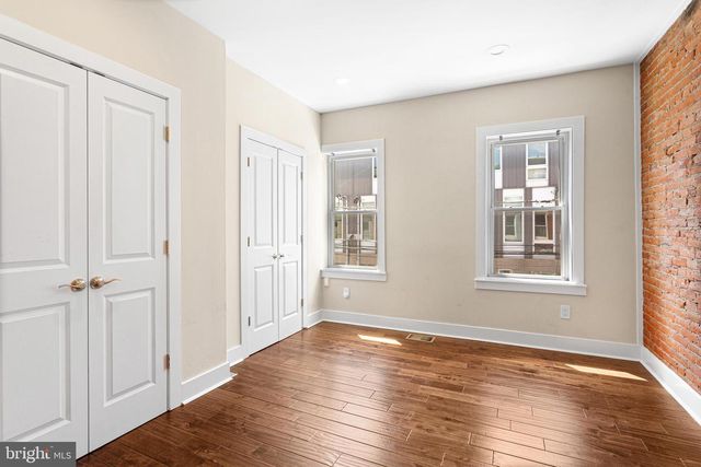 1233 N LECOUNT ST, Philadelphia, PA 19121