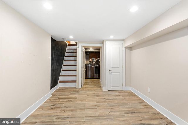 1233 N LECOUNT ST, Philadelphia, PA 19121