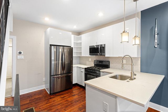 1233 N LECOUNT ST, Philadelphia, PA 19121