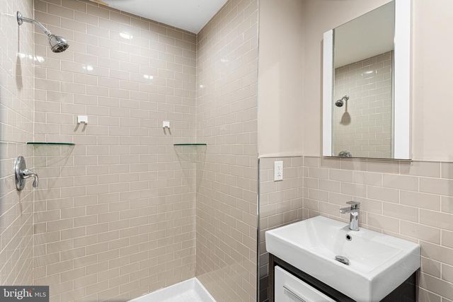 1233 N LECOUNT ST, Philadelphia, PA 19121