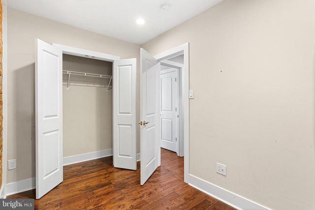 1233 N LECOUNT ST, Philadelphia, PA 19121