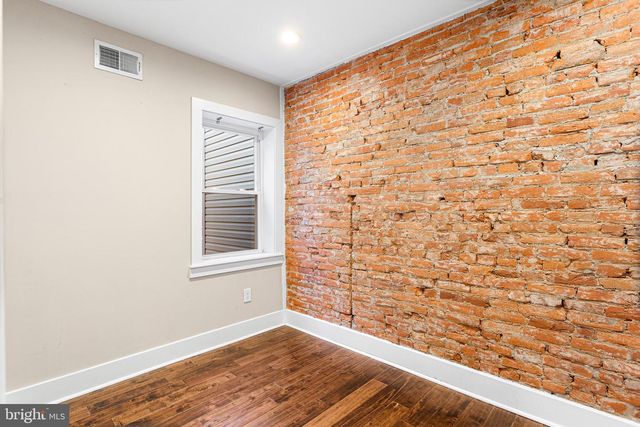 1233 N LECOUNT ST, Philadelphia, PA 19121