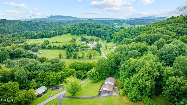 438 Riverview Drive, Johnson City, TN 37601