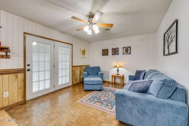 438 Riverview Drive, Johnson City, TN 37601