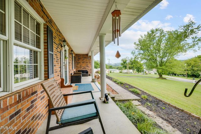 438 Riverview Drive, Johnson City, TN 37601