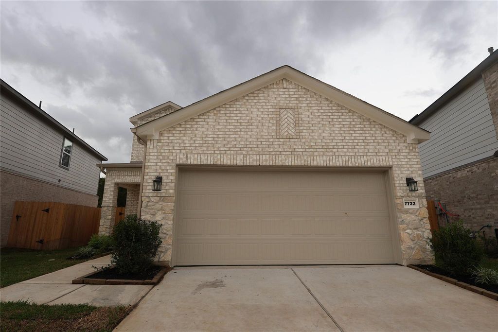 7722 Bergamot Cir, Magnolia, TX 77354