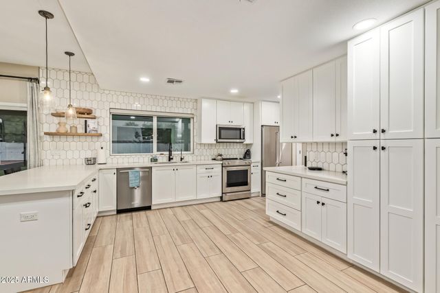 5839 E VOLTAIRE Avenue, Scottsdale, AZ 85254