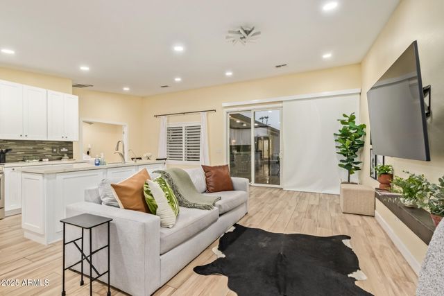 5839 E VOLTAIRE Avenue, Scottsdale, AZ 85254